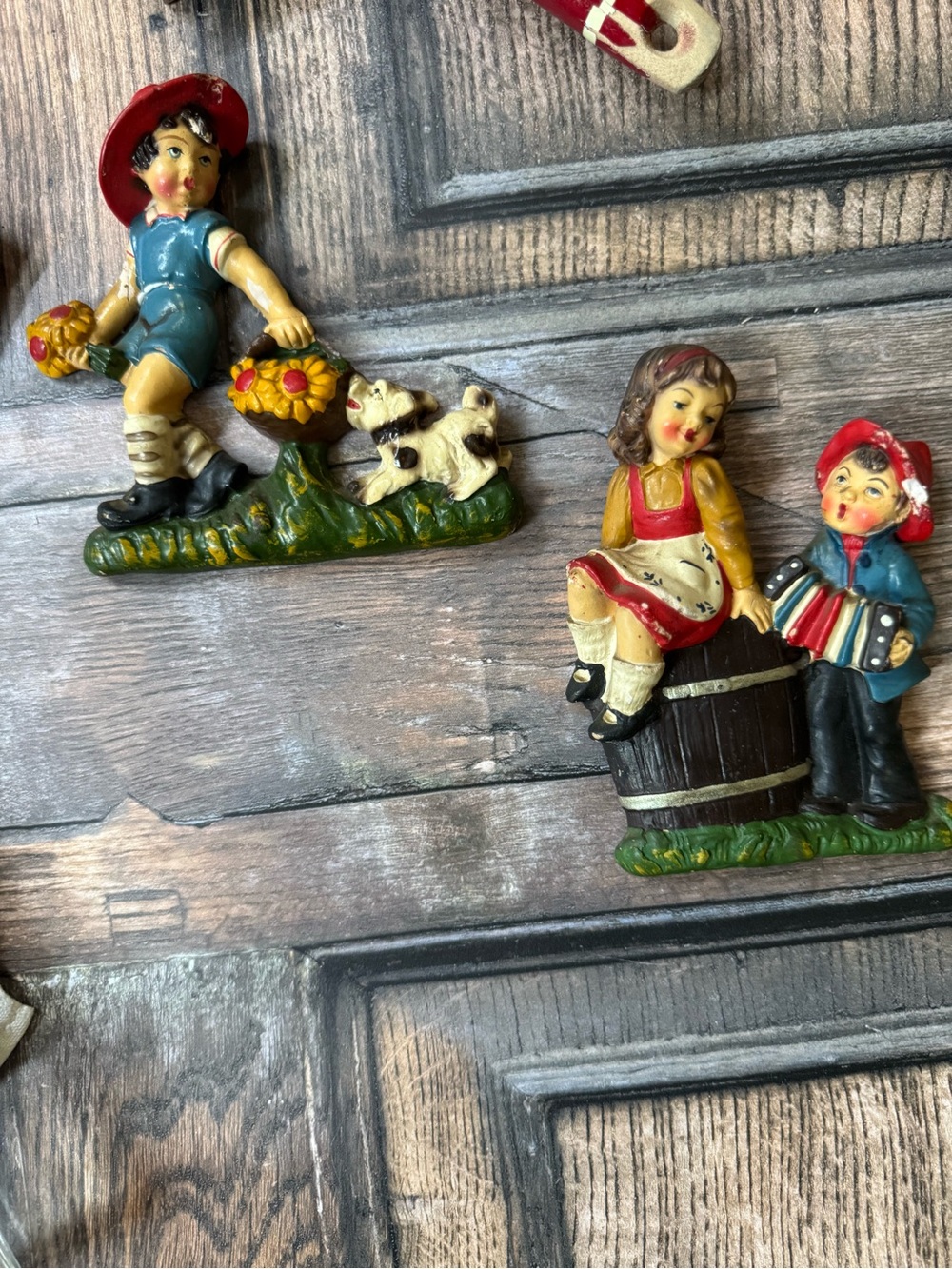 Vintage Chalkware Wall Plaque Set – Dutch Boy & Girl / Child Figurines